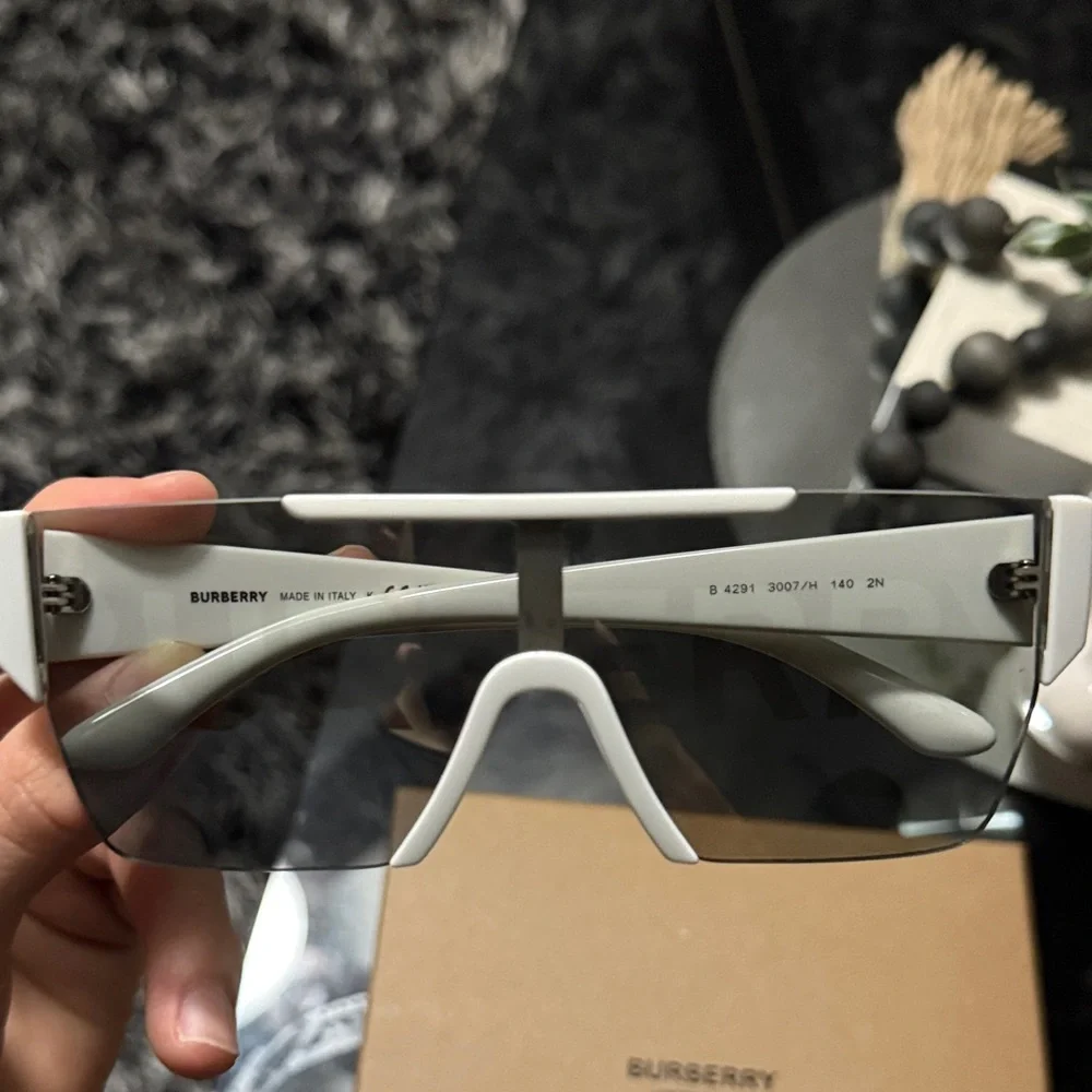 Burberry Sunglasses with Brown Case - Picture 4 of 6